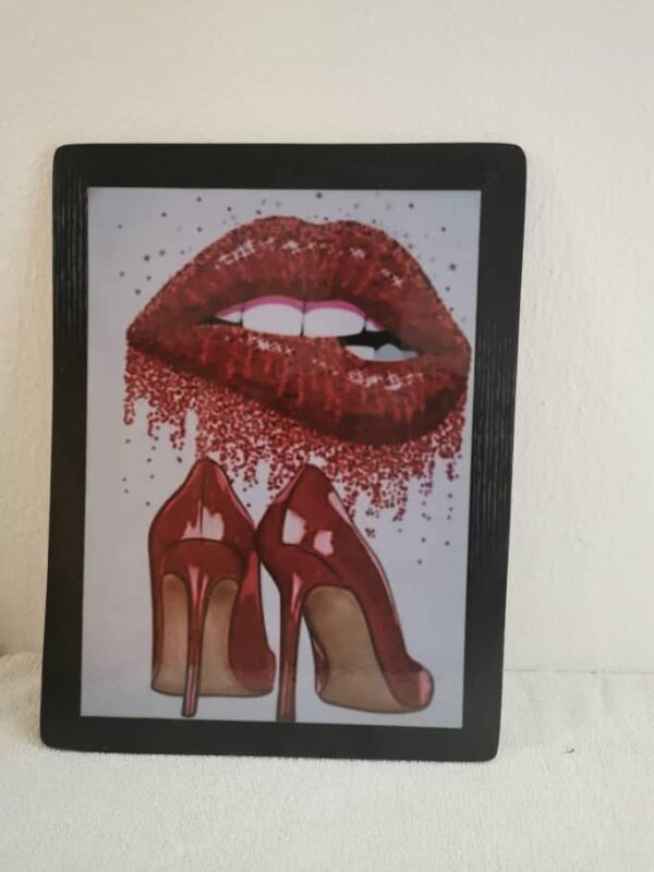 Red Shoe and lips graphics frame - Image 3