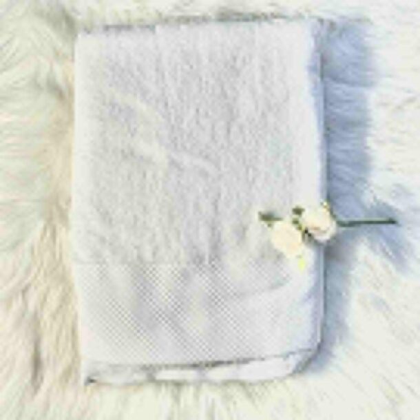 High Absorbent Bath Towel (White) - Image 3